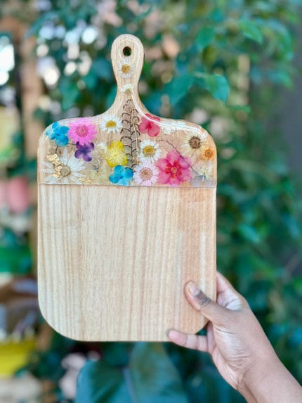 Handmade pressed flower resin cheese board made from recycled wood – unique sustainable charcuterie board, food-safe, eco-friendly gift